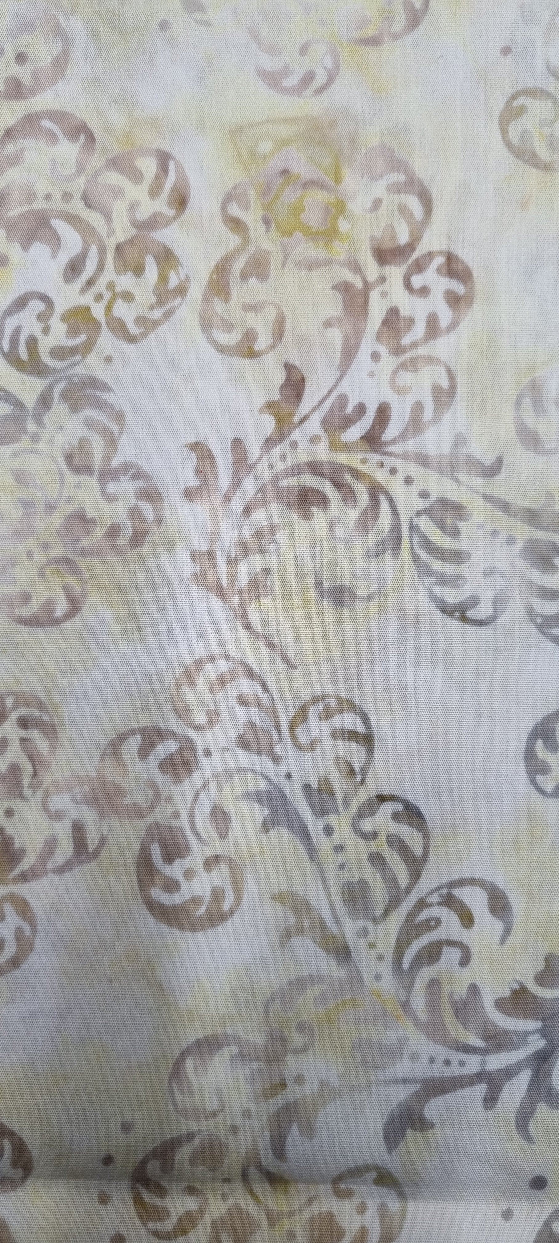 batik - Cream Feathers