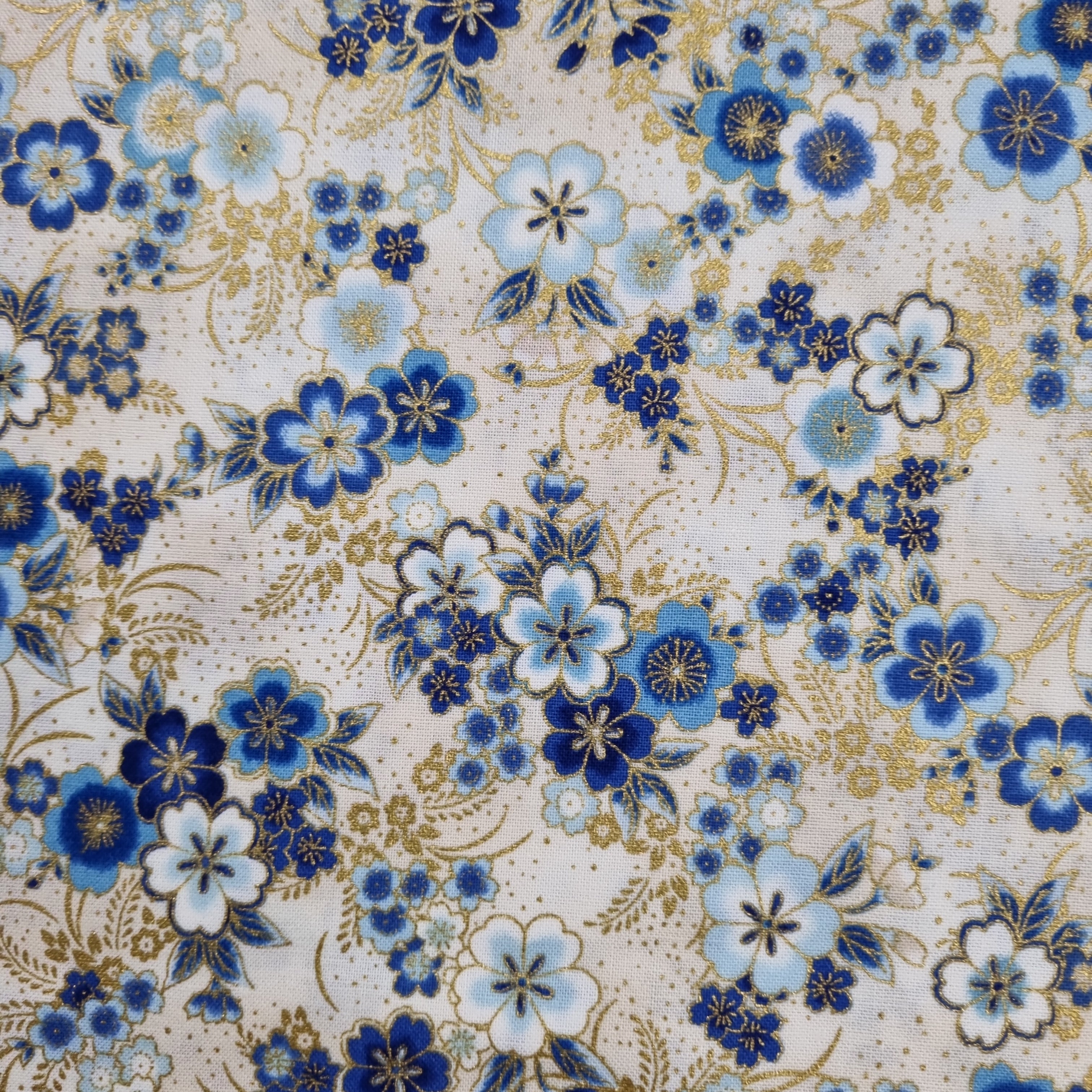 Imperial small flowers lgt blue