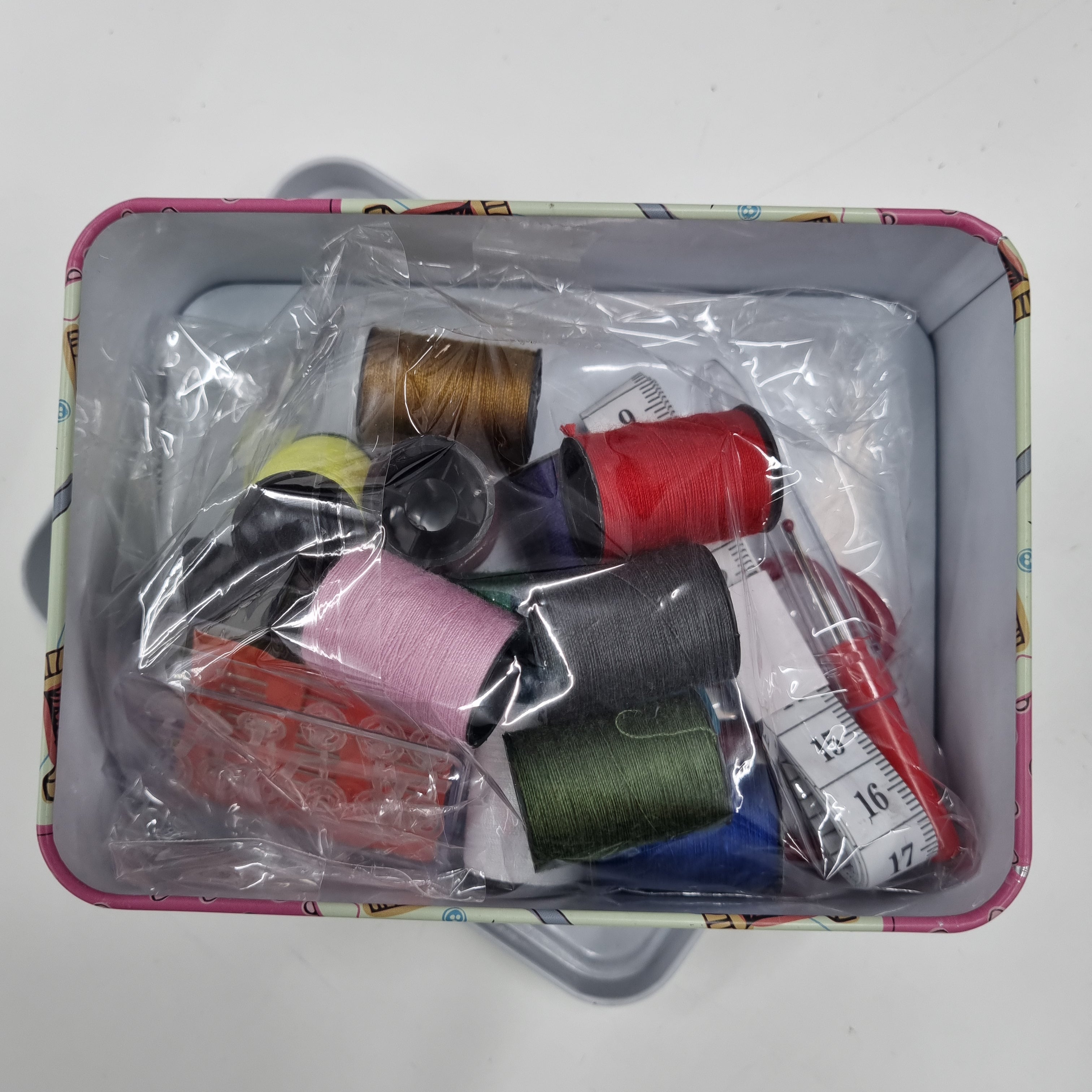 Sewing Kit in tin